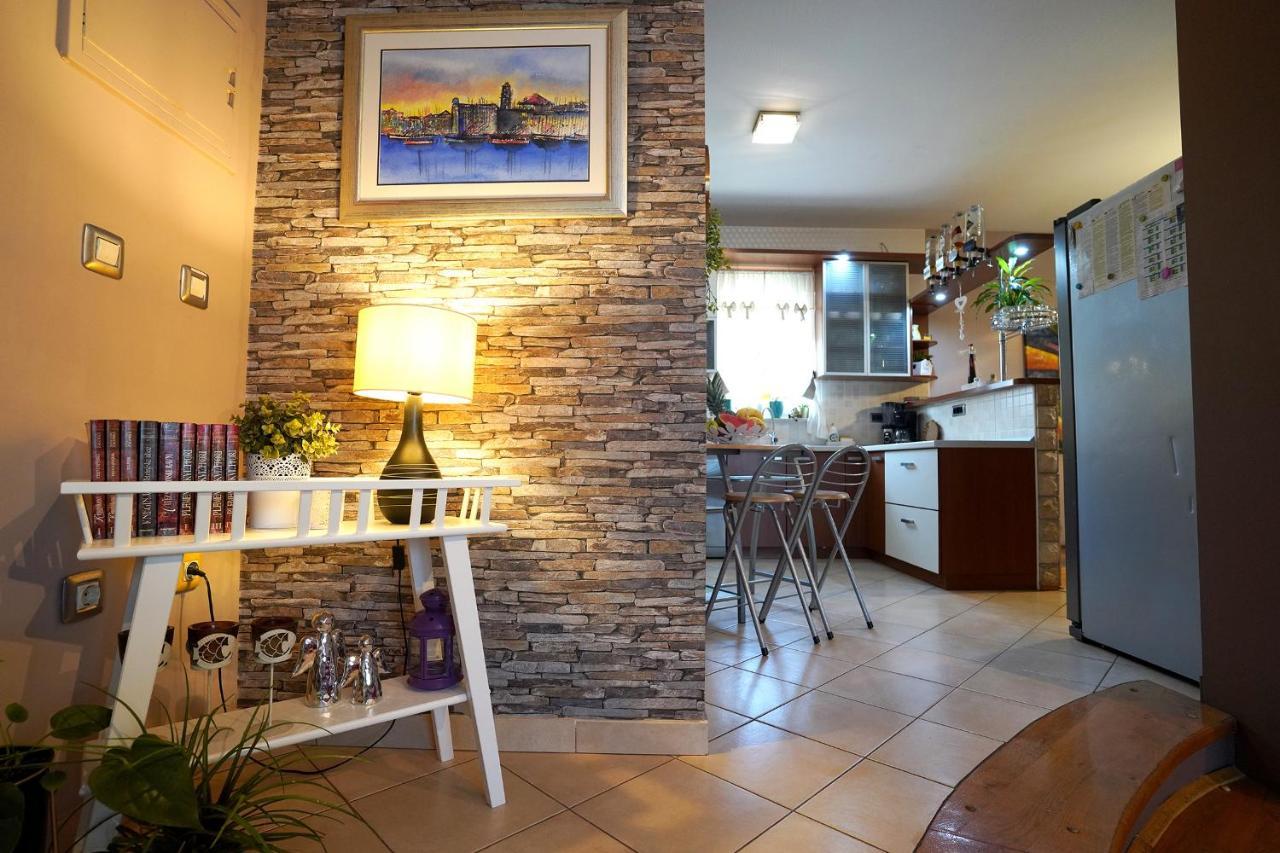 Villa Tago With Heated New Pool Каштела Экстерьер фото