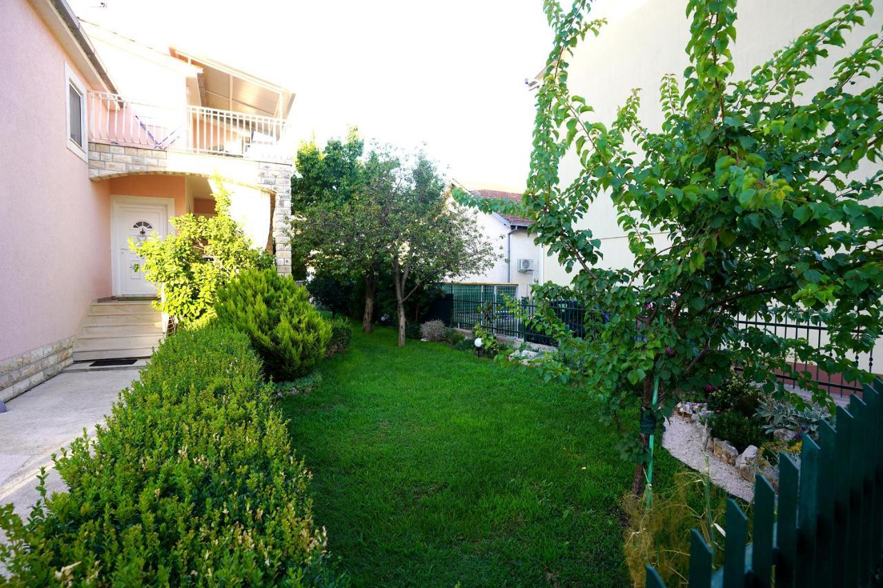 Villa Tago With Heated New Pool Каштела Экстерьер фото